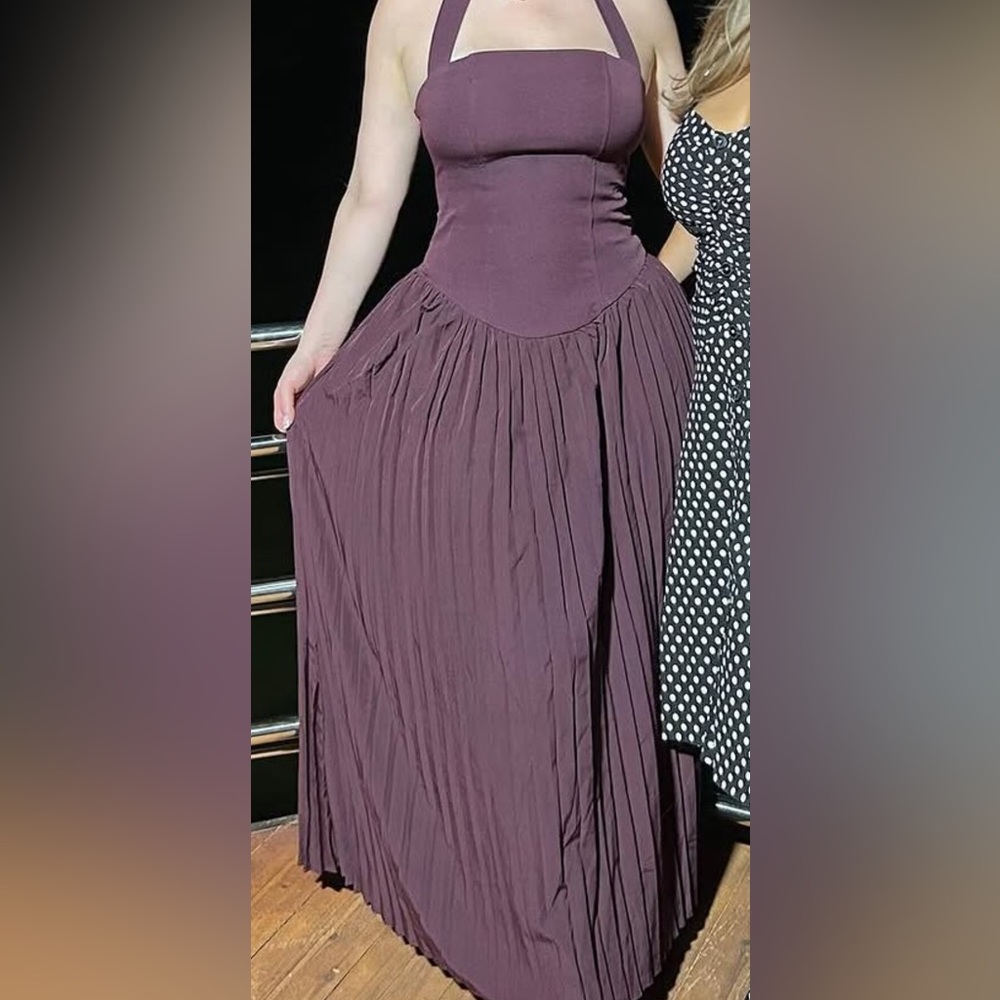 Burgundy pleated halter maxi dress - Picture 2 of 4